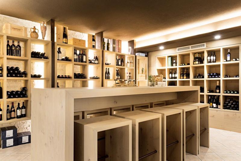 4edd9534-b8f8-4e9a-b344-9ff8cd85edd7,412483.jpg?WebbinsCacheCounter=8