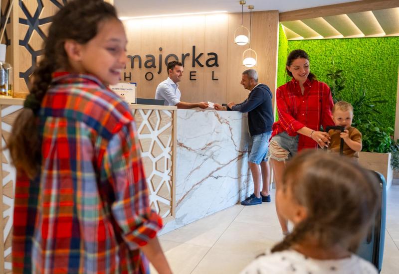 804e31dc-6736-4856-9382-43b99f4a00cf,420679.jpg?WebbinsCacheCounter=2