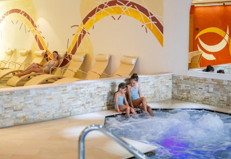 c7e72cc2-aa4b-4688-a1ac-25951f39b52b,420660.jpg?WebbinsCacheCounter=2