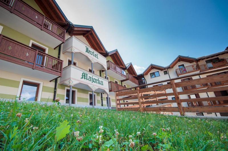 d5b05bfe-0e66-46e5-ac43-6abb05da0191,413653.jpg?WebbinsCacheCounter=7