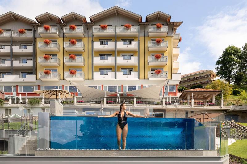 d638b8ea-1538-478f-ba72-08e38ff2c5fa,420770.jpg?WebbinsCacheCounter=2