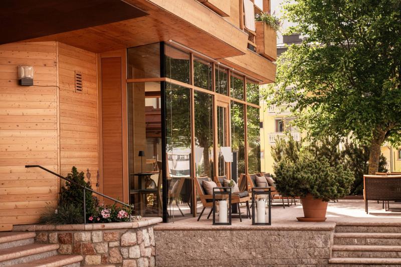 f1c780f9-7eef-4dda-a3ea-3780425f8e38,420723.jpg?WebbinsCacheCounter=2